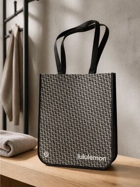 NWT Lululemon Large Reusable Gift Bag Gray & Cream Geometric Design